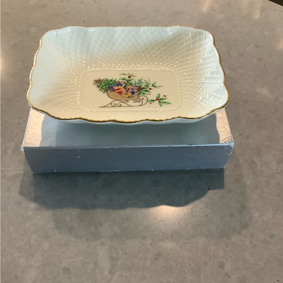 MIKASA Christmas Spirit Bone China, Caprice Oblong Bowl, Candy, Nut Dish - Picture 6 of 6